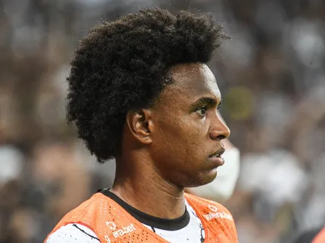 Willian ressalta falta de equilíbrio da equipe: 'Não é a primeira vez que acontece'