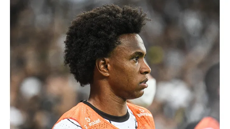 Willian lamentou vacilos do Corinthians na derrota contra o Ceará (Foto: Kely Pereira/AGIF)