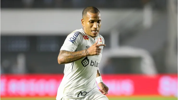 Otero foi peça importante na vitória do Santos. Foto: Reinaldo Campos/AGIF