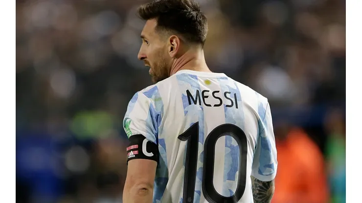 Os jogadores fizeram a festa. Assim como o técnico Lionel Scaloni, que classificou 2021 como um ano “magnífico” para a Albiceleste.