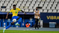 Foto: Thiago Ribeiro/AGIF - Vini vem se destacando com a camisa do Real Madrid na temporada