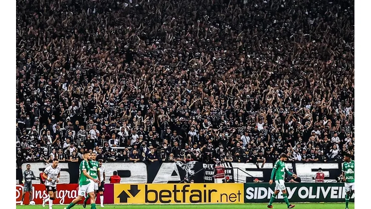 Torcida do Corinthians levou a tag #HamdallahNoCorinthians - Foto: Marcello Zambrana/AGIF