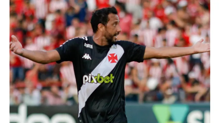 Nenê é desfalques contra o CSA (Foto: Rafael Vieira/AGIF)