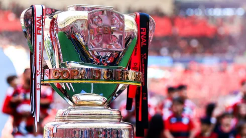 Taça da Copa do Brasil. (Foto de Buda Mendes/Getty Images)
