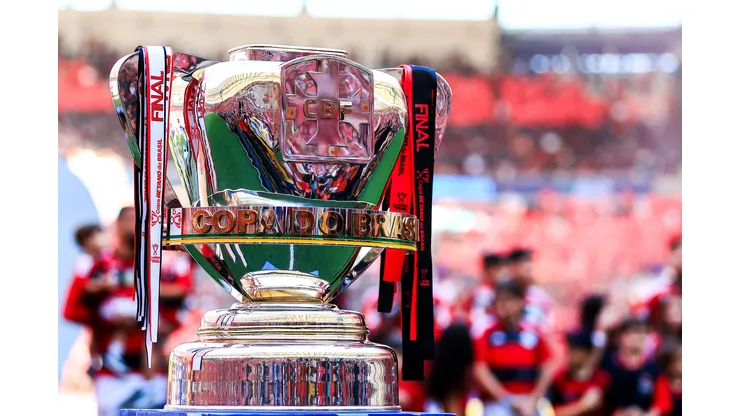 Taça da Copa do Brasil. (Foto de Buda Mendes/Getty Images)