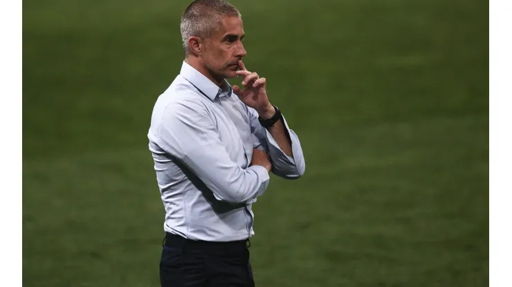 Sylvinho está avaliando as mudanças no Timão (Foto: Ettore Chiereguini/AGIF)