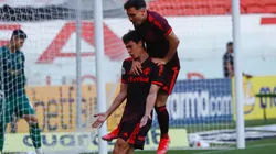 Rodrigo Dourado comemorando seu gol. (Foto: Maxi Franzoi/AGIF)