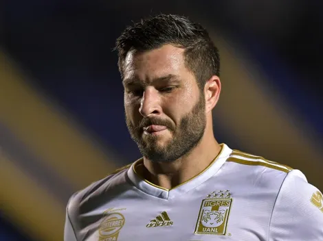 Gignac vibra com vitória no Dérbi e atiça Fiel na web