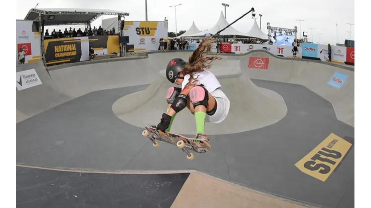 Maitê Demantova, da Seleção brasileira júnior de skate park. (Foto: Divulgação CBSk)