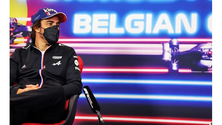 Fernando Alonso renova contrato e será piloto da Alpine até o fim de 2022 (Foto: Getty Images)
