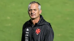 Lisca está preocupado com o setor defensivo do Vasco