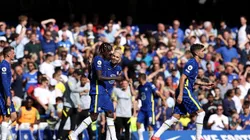 Torcedores do Chelsea durante jogo entre Chelsea e Crystal Palace, em Stanford Bridge (Getty Images)