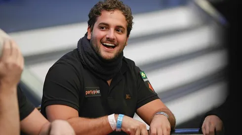 João Simão em ação durante o PCA-PSPC 2019 (Foto: Carlos Monti/PokerStars)