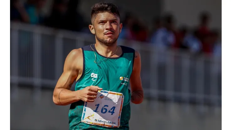 Na foto, o atleta paralímpico Petrúcio Ferreira. (Foto: Getty Images)
