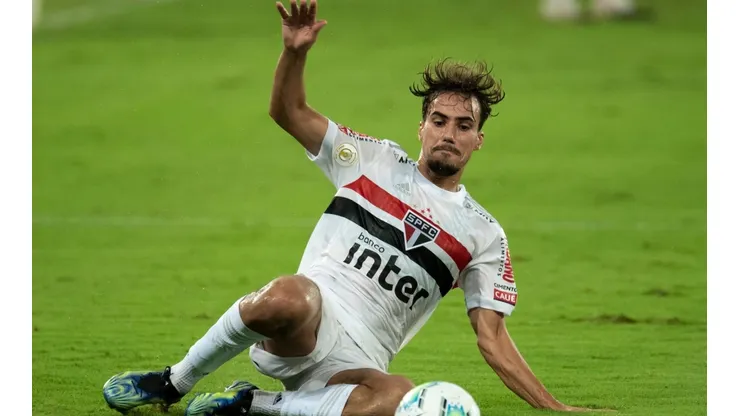 Igor Gomes: apontado como alvo do West Ham (Foto: Jorge Rodrigues/AGIF)