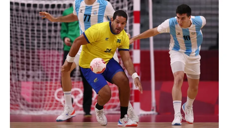 Brasil vence a Argentina e conquista primeira vitória no handebol (Foto: Getty Images)