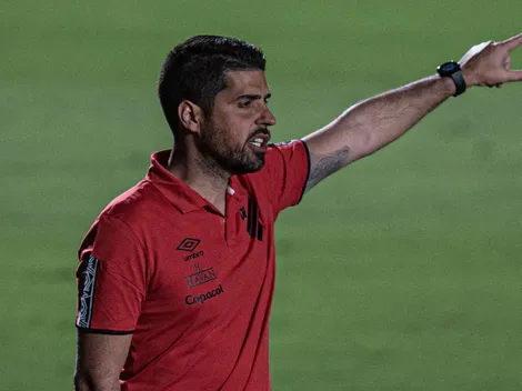 António não poupa arbitragem de críticas mesmo com vaga do Athletico
