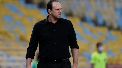 Após ser demitido do Flamengo, Rogério Ceni foi procurado por três clubes, diz jornalista. (Foto: Getty Images)