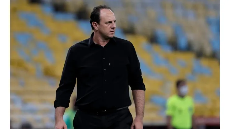 Após ser demitido do Flamengo, Rogério Ceni foi procurado por três clubes, diz jornalista. (Foto: Getty Images)