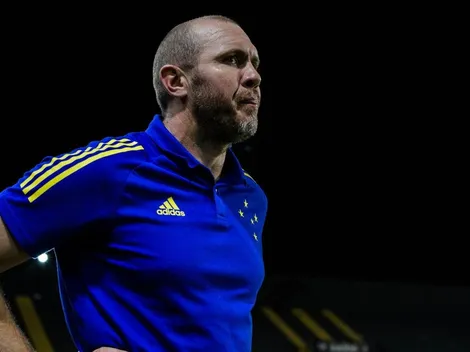 Mozart afirma que não pedirá demissão do Cruzeiro