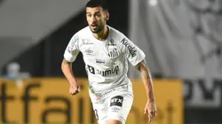 Camacho em ação pelo Peixe - Foto: Flickr Oficial Santos Futebol Clube - autor: Ivan Storti