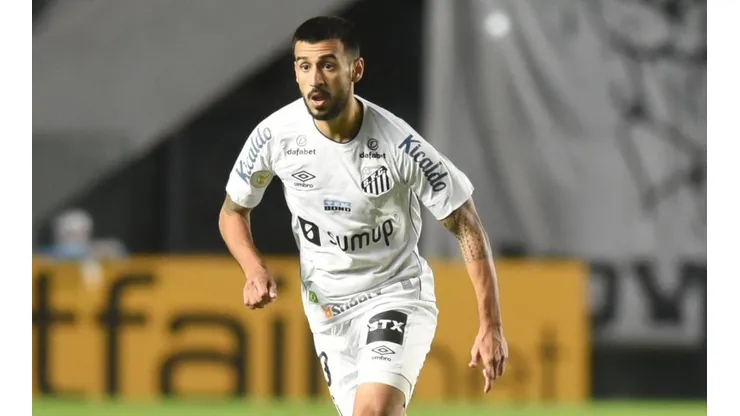 Camacho em ação pelo Peixe - Foto: Flickr Oficial Santos Futebol Clube - autor: Ivan Storti