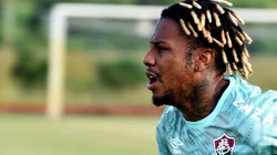 Abel Hernández pode pegar gancho de mais de um jogo pela expulsão contra o Corinthians – Foto: Flickr Oficial Fluminense Football Club – autor: Mailson Santana