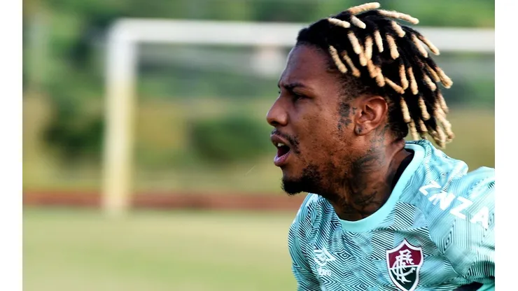 Abel Hernández pode pegar gancho de mais de um jogo pela expulsão contra o Corinthians – Foto: Flickr Oficial Fluminense Football Club – autor: Mailson Santana