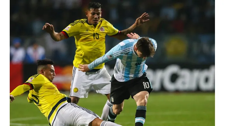 Argentina e Colômbia, em confronto pela Copa América de 2015 (Foto: Marcelo Frias/Agencia Uno/AGIF)