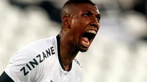 Bota tem valor mínimo para negociar Kanu – Foto: Flickr Oficial Botafogo de Futebol e Regatas – autor: Vitor Silva