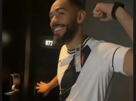 Matheus Cunha aparece vestindo a 'peita' com orgulho e solta para Paulinho: "É Vasco pra caral**"