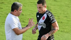 Expulsão do meia atrapalhou os planos do Vasco - Foto: Thiago Ribeiro/AGIF.