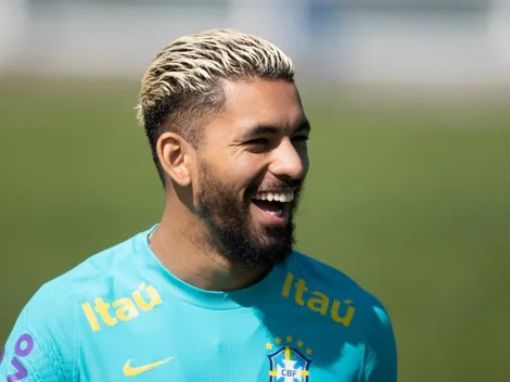 Douglas dá patada e reprova torcida do Vasco após protesto