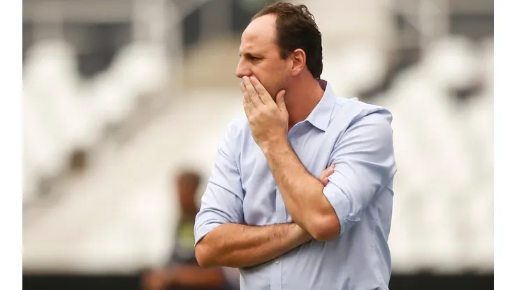 Rogério Ceni, técnico do Flamengo, foi diagnosticado com Covid-19