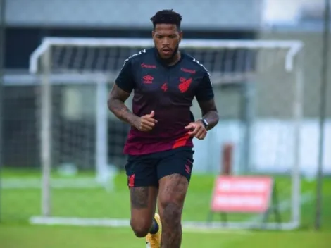 Ex-Athletico, Dominic faz tratamento no CT do Caju e sonha em volta