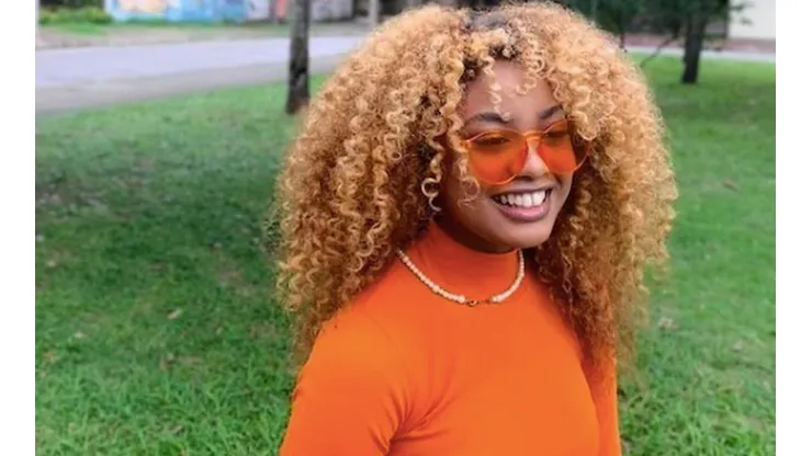 Mariah Nala tem 15 anos e faz sucesso na internet com seus covers