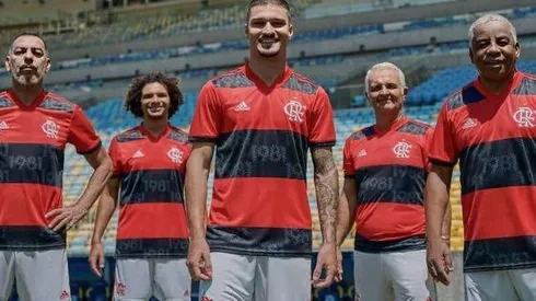 Atletas atuais e ex-jogadores do Flamengo foram escolhidos para divulgar a camisa