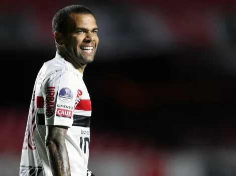 Presidente do Grêmio alerta CBF para malandragem de Daniel Alves