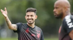 Pedro Henrique deve entrar na zaga. Foto: José Tramontin/Athletico