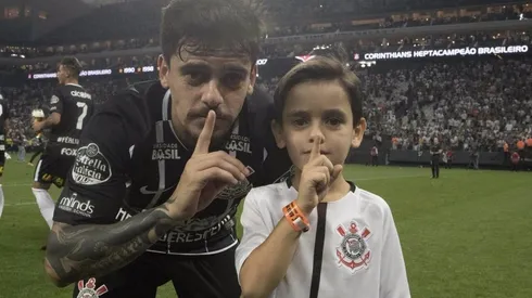 Henrique sempre acompanhou a jornada do pai - Foto: Daniel Augusto Jr/Corinthians.