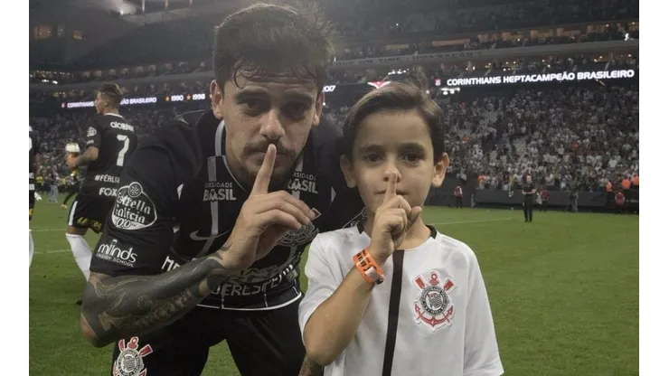 Henrique sempre acompanhou a jornada do pai - Foto: Daniel Augusto Jr/Corinthians.