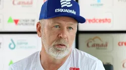 Mano condena expulsão de Rossi e 'culpa' o atacante pela eliminação