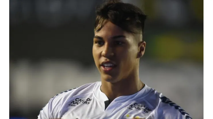 Kaio Jorge vai para cima de imprensa e solta: "Faltaram com respeito com a gente"; perfil do Santos também apronta