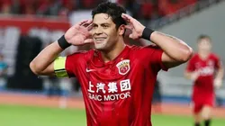 Hulk se aproxima do Palmeiras. Getty Images