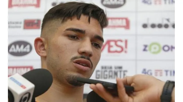 Andrey cobra Vasco após vexame: "Tem que sangrar tomar de 4 a 1"