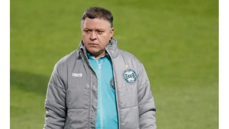 Pachequinho brada contra a arbitragem após derrota do Coritiba