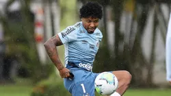 Marinho durante treino no Peixão — Foto: Pedro Ernesto Guerra Azevedo/Santos FC