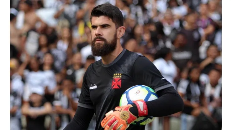 Fernando Miguel admite que eleição prejudica elenco do Vasco