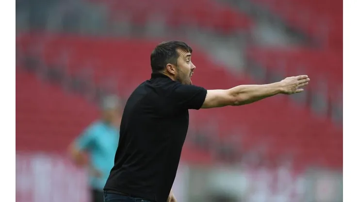 Coudet não tem vida fácil no Inter — Crédito/Foto: Ricardo Duarte/Internacional