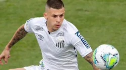 Jobson e mais 2 aumentam casos de Covid no elenco do Santos